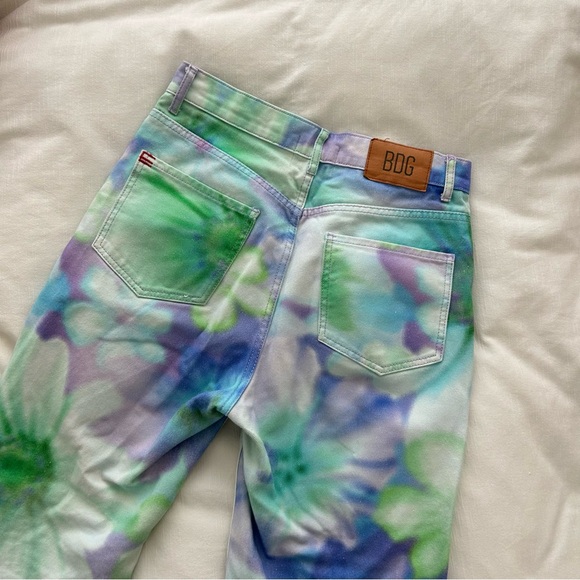 High Waisted Floral Tie Dye BDG Jean - Picture 5 of 8